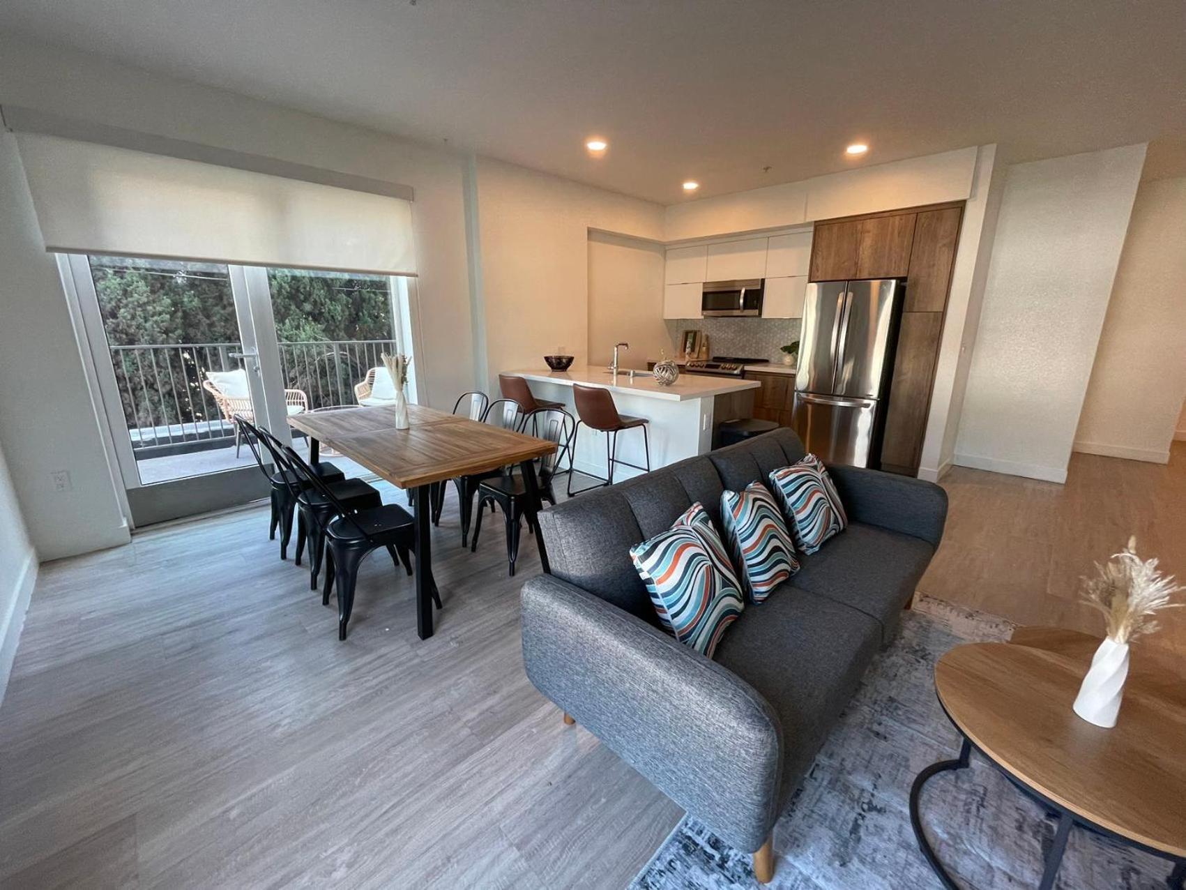 Отель Chic Urban Retreat In Heart Of La, Steps From Attractions! Лос-Анджелес Экстерьер фото