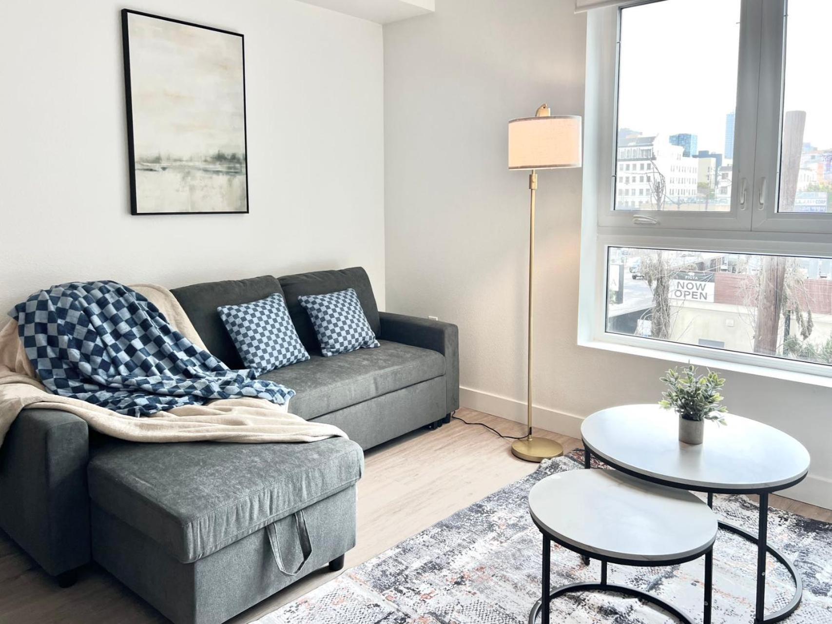 Отель Chic Urban Retreat In Heart Of La, Steps From Attractions! Лос-Анджелес Экстерьер фото