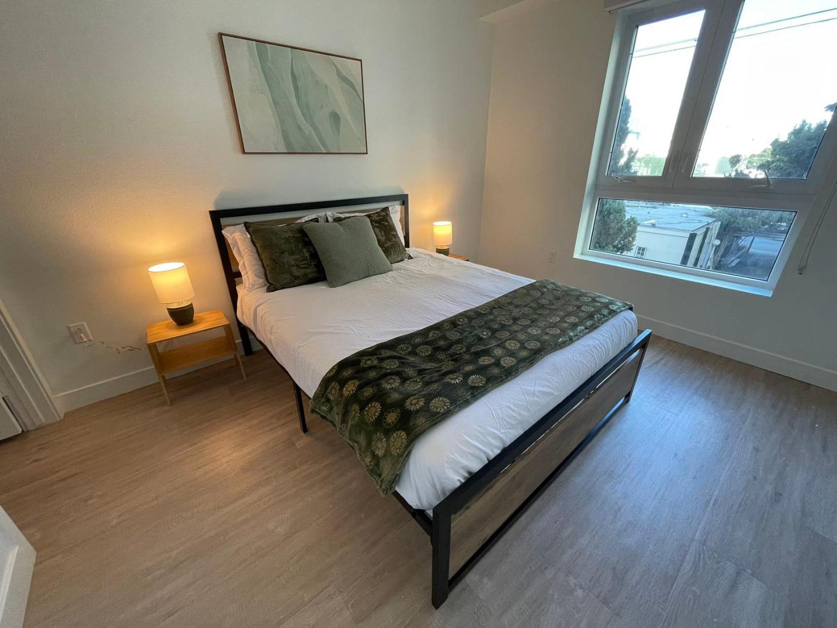 Отель Chic Urban Retreat In Heart Of La, Steps From Attractions! Лос-Анджелес Экстерьер фото