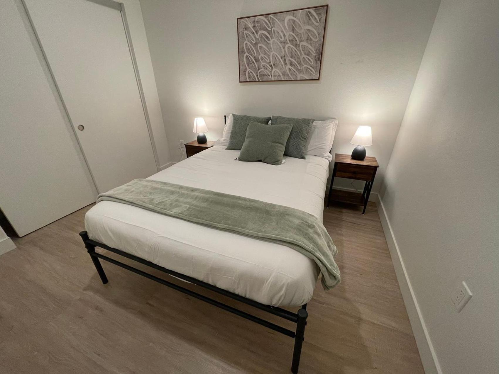 Отель Chic Urban Retreat In Heart Of La, Steps From Attractions! Лос-Анджелес Экстерьер фото
