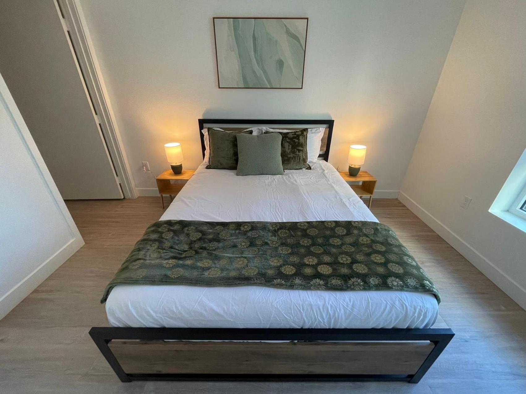 Отель Chic Urban Retreat In Heart Of La, Steps From Attractions! Лос-Анджелес Экстерьер фото
