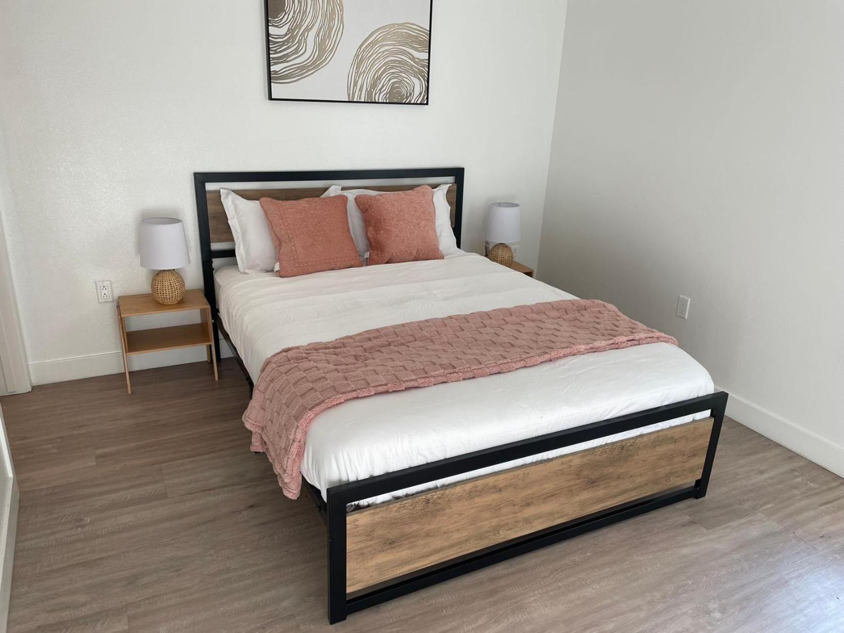 Отель Chic Urban Retreat In Heart Of La, Steps From Attractions! Лос-Анджелес Экстерьер фото